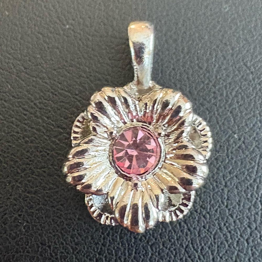 SOPHIA FIORI Flower Pendant silver tone